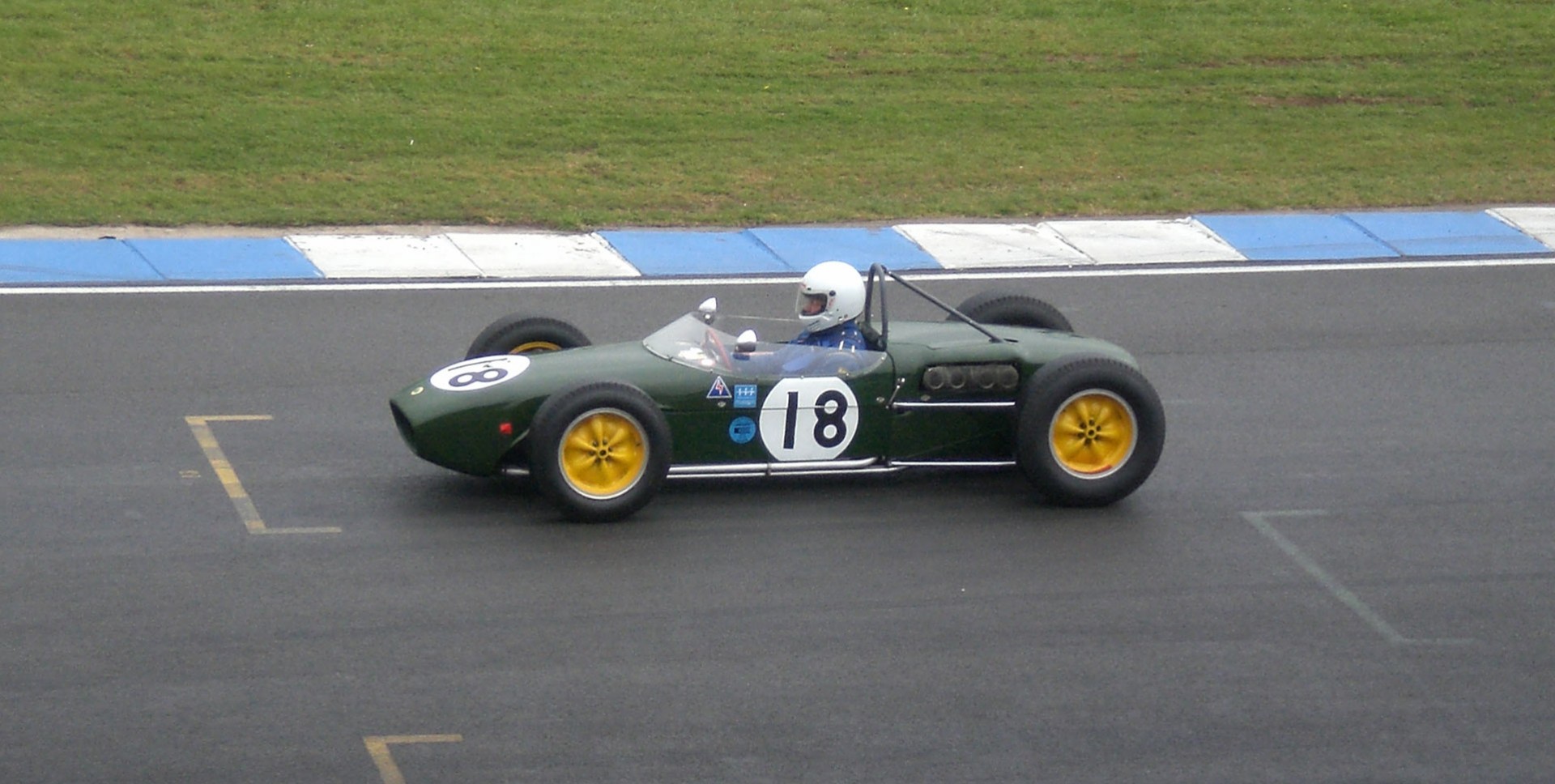 Lotus 18